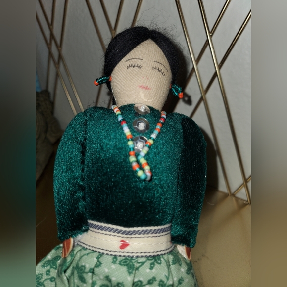 Native American doll 10" tall excellent condition - Picture 11 of 16